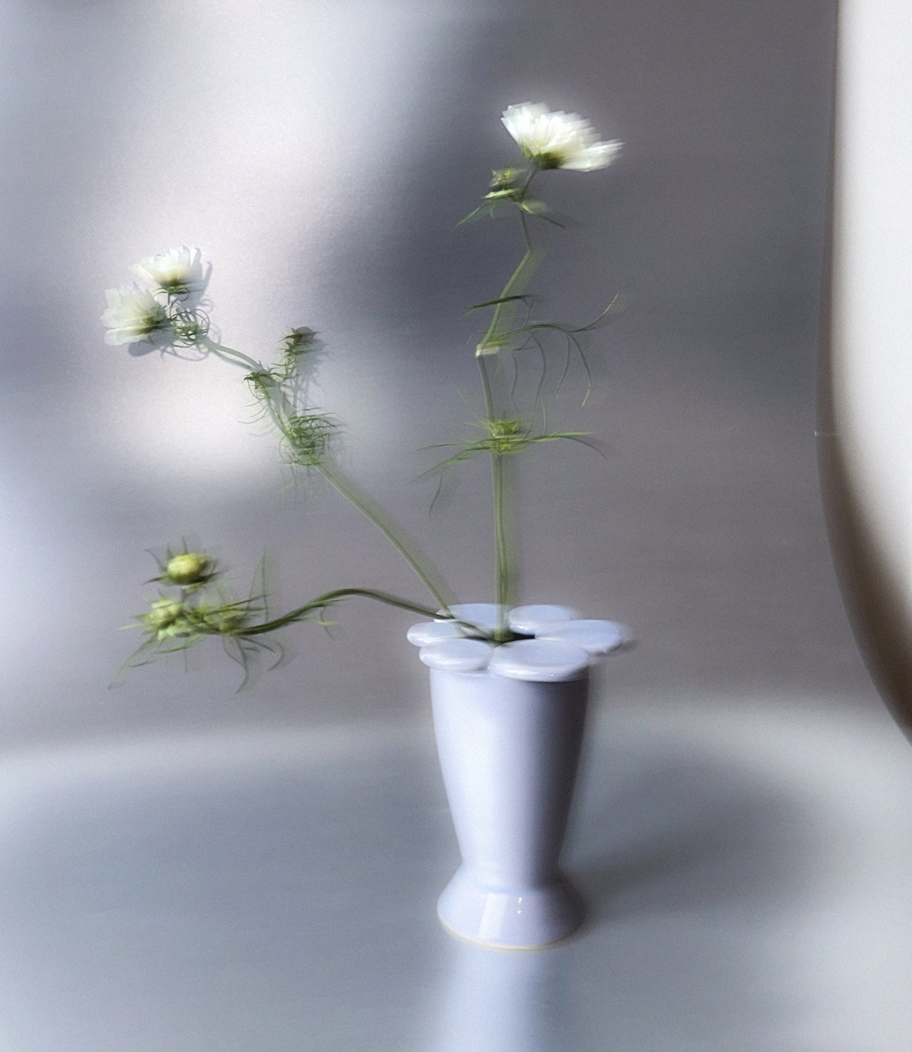 ari flower vase